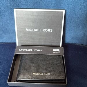 Michael Kors New in Box Henry Black Cross Hatch Leather Slim Billfold Wallet